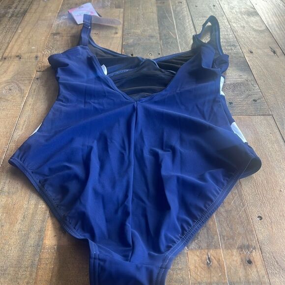 NWT ARENA Women's Vera Wing Back One Piece Bodylift Swimsuit size 34 - Picture 4 of 5